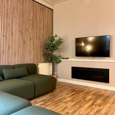 Sagrada Familia Secret Apartment Barcelona Exterior photo