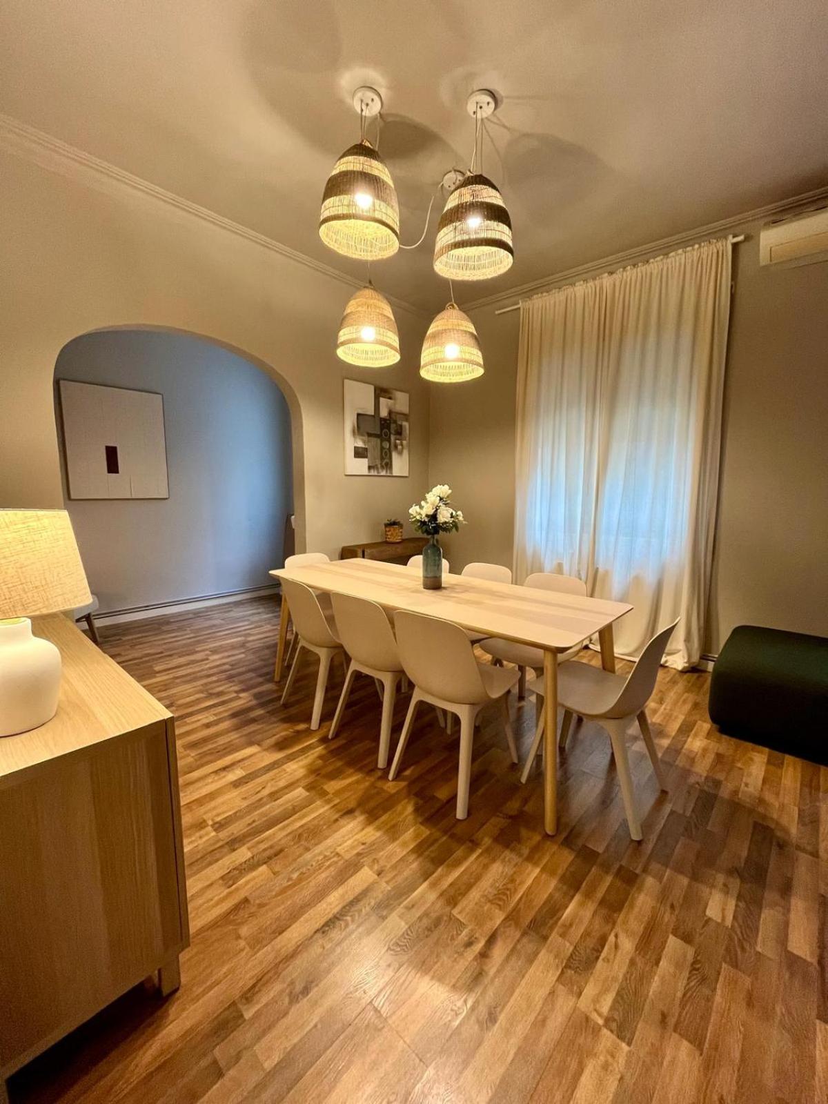 Sagrada Familia Secret Apartment Barcelona Exterior photo