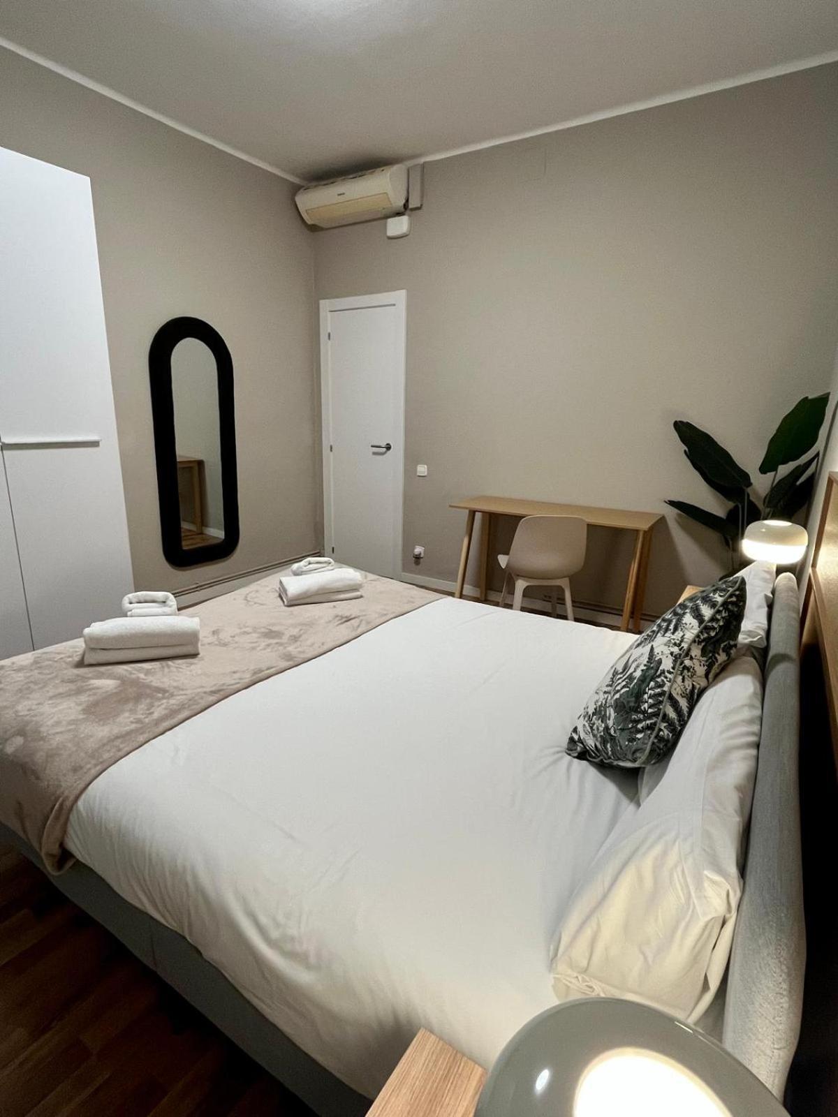 Sagrada Familia Secret Apartment Barcelona Exterior photo